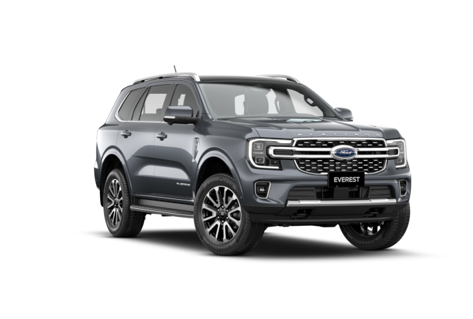 U704_VN_Platinum_2L_PantherC_4x4_CJDAS_Roof_Black_MeteorGrey_PMYHR_showroom_0_1_690x466