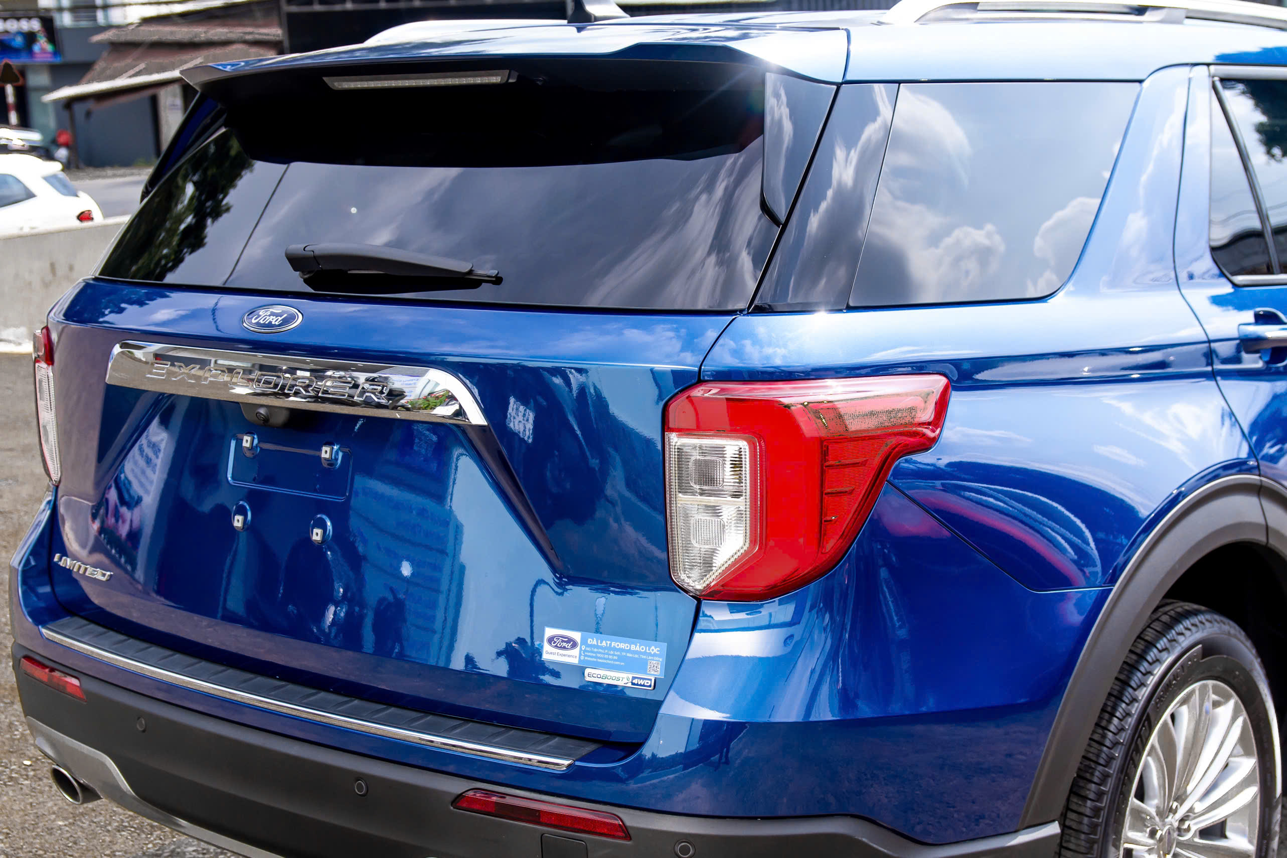z6246710460836 d6b8998fa5c7c63e5e7e2a249dfc4a1d Thời điểm này mua Ford Explorer quá hời - Xe Mỹ vừa sang, vừa chất!