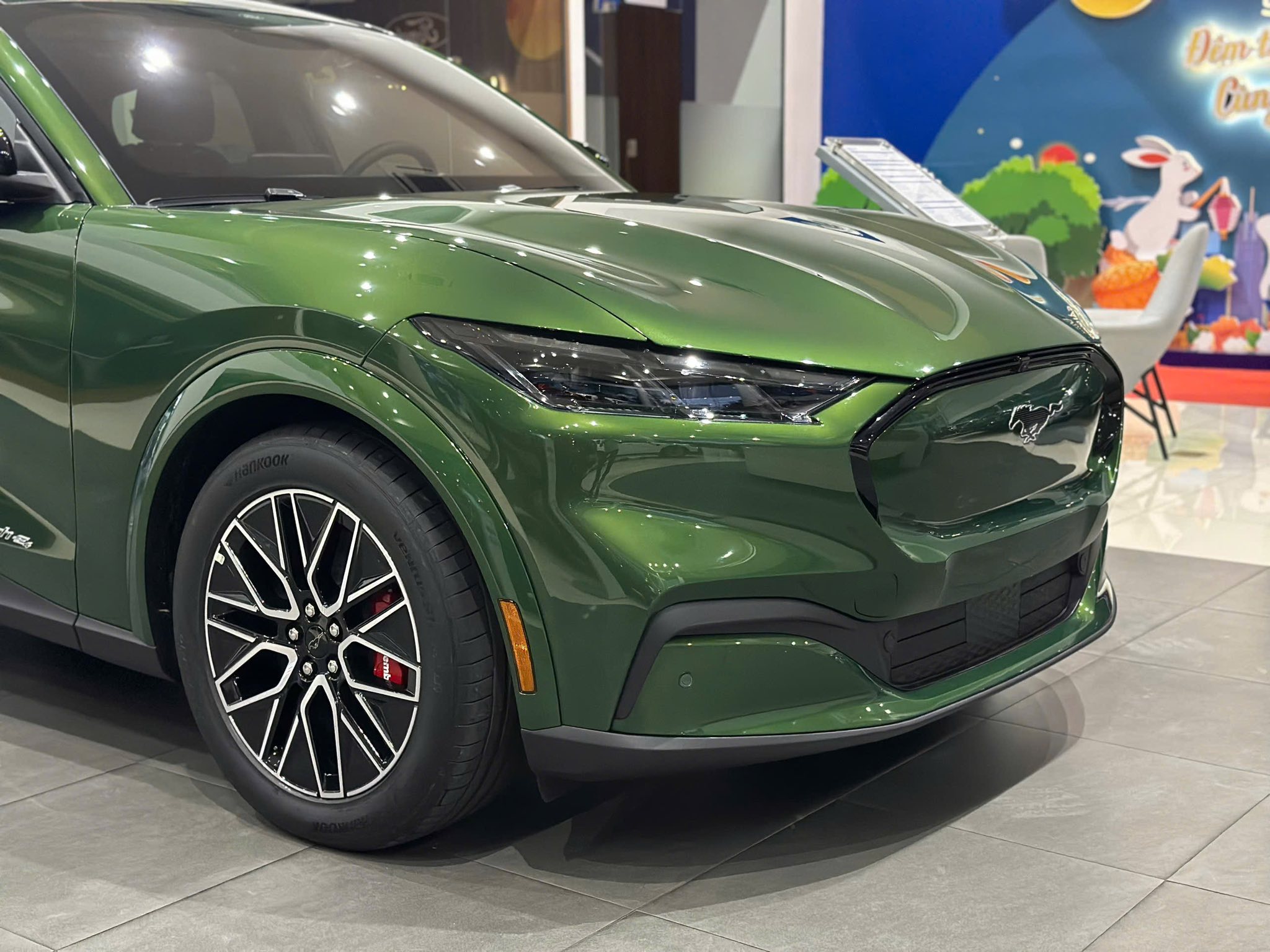 Ford Mustang Mach-E – Biểu tượng Hiệu Suất, Trải Nghiệm Tương Lai 18 Ford Mustang Mach-E – Biểu tượng Hiệu Suất, Trải Nghiệm Tương Lai 557483064 122193553766325712 4951874430899097045 n Ford Mustang Mach-E – Biểu tượng Hiệu Suất, Trải Nghiệm Tương Lai