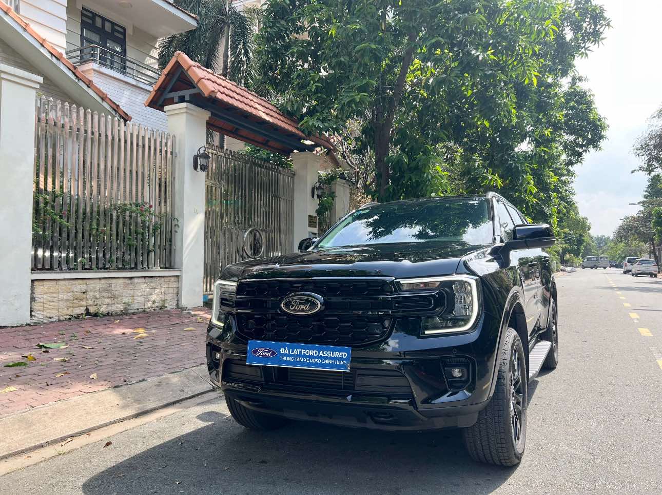 anh Viber 2025 11 08 09 59 03 060 Ford Everest Sport 4x2 AT 2023 – Màu Đen Sang Trọng, Odo 22.000 km, Giá Chỉ 1 Tỷ 109 Triệu