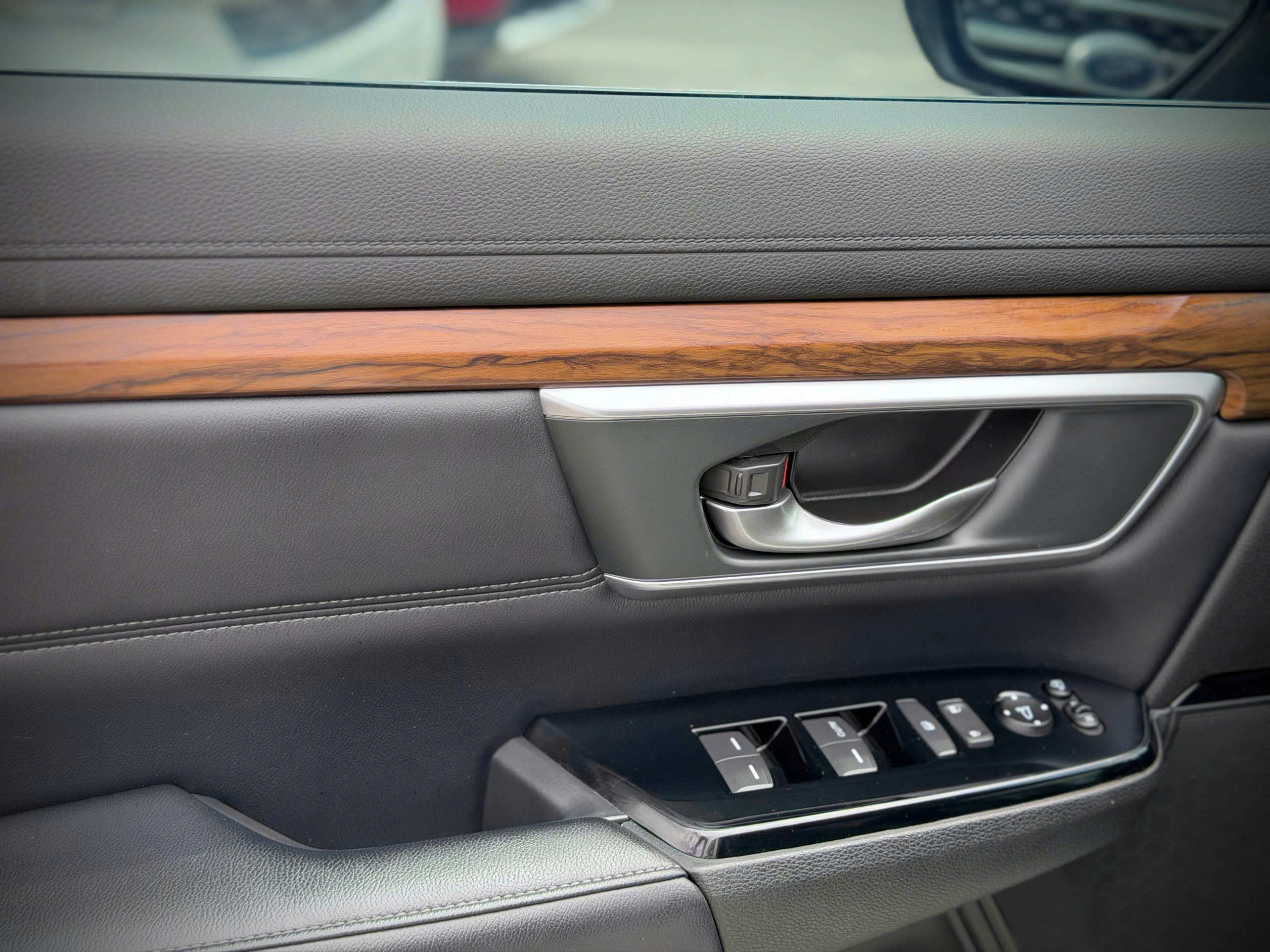 z7211910121343 3393a419f3a6301aa35d33b862ee6e33 Honda CR-V G 2018 – Hàng siêu hiếm, Odo chỉ 24.000 km, giá 695 triệu