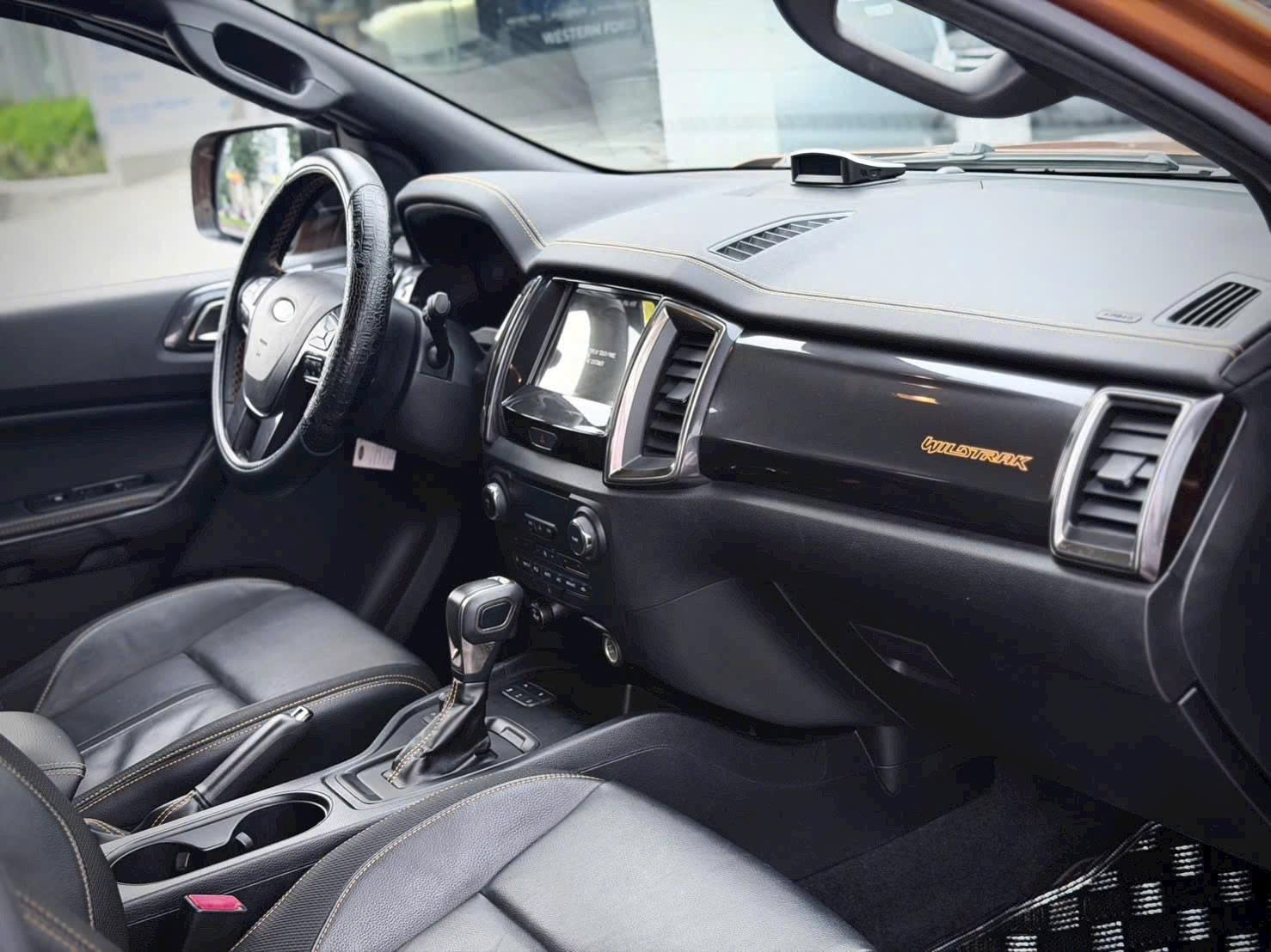 z7214848424954 fa867dbfb24b04a4dbb579cc5e1e3f41 Ford Ranger Wildtrak 4x4 2019 – Siêu lướt, cực chất, giá chỉ 665 triệu