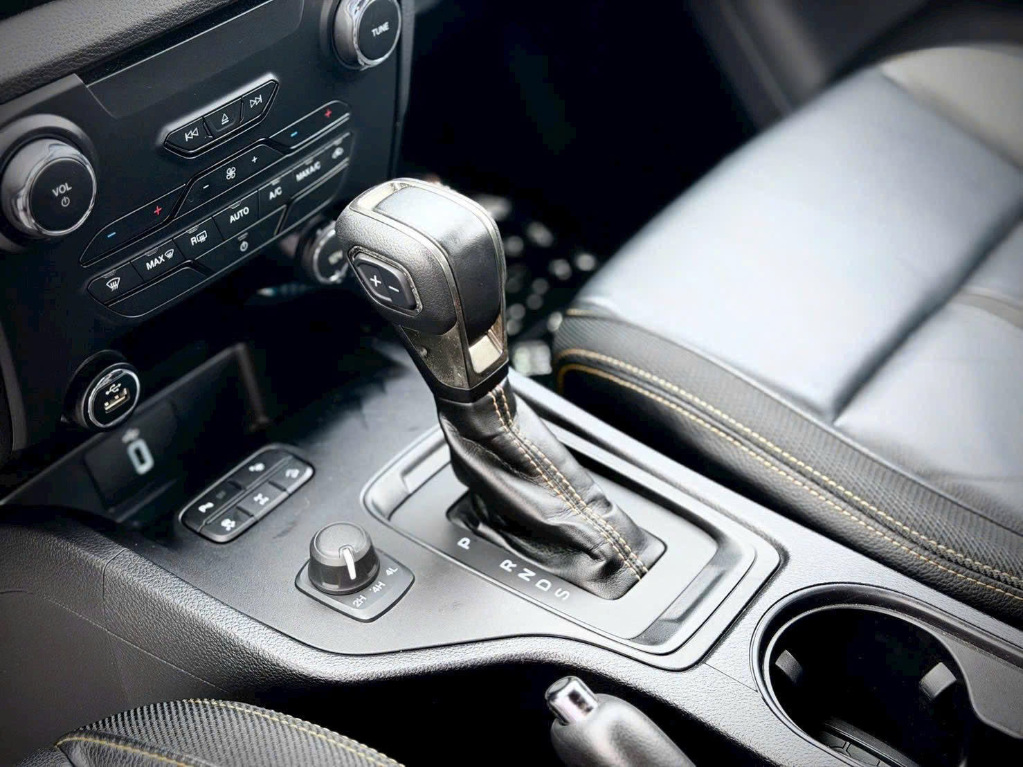 z7214848493923 281a599175b85f724d6723647056c576 Ford Ranger Wildtrak 4x4 2019 – Siêu lướt, cực chất, giá chỉ 665 triệu