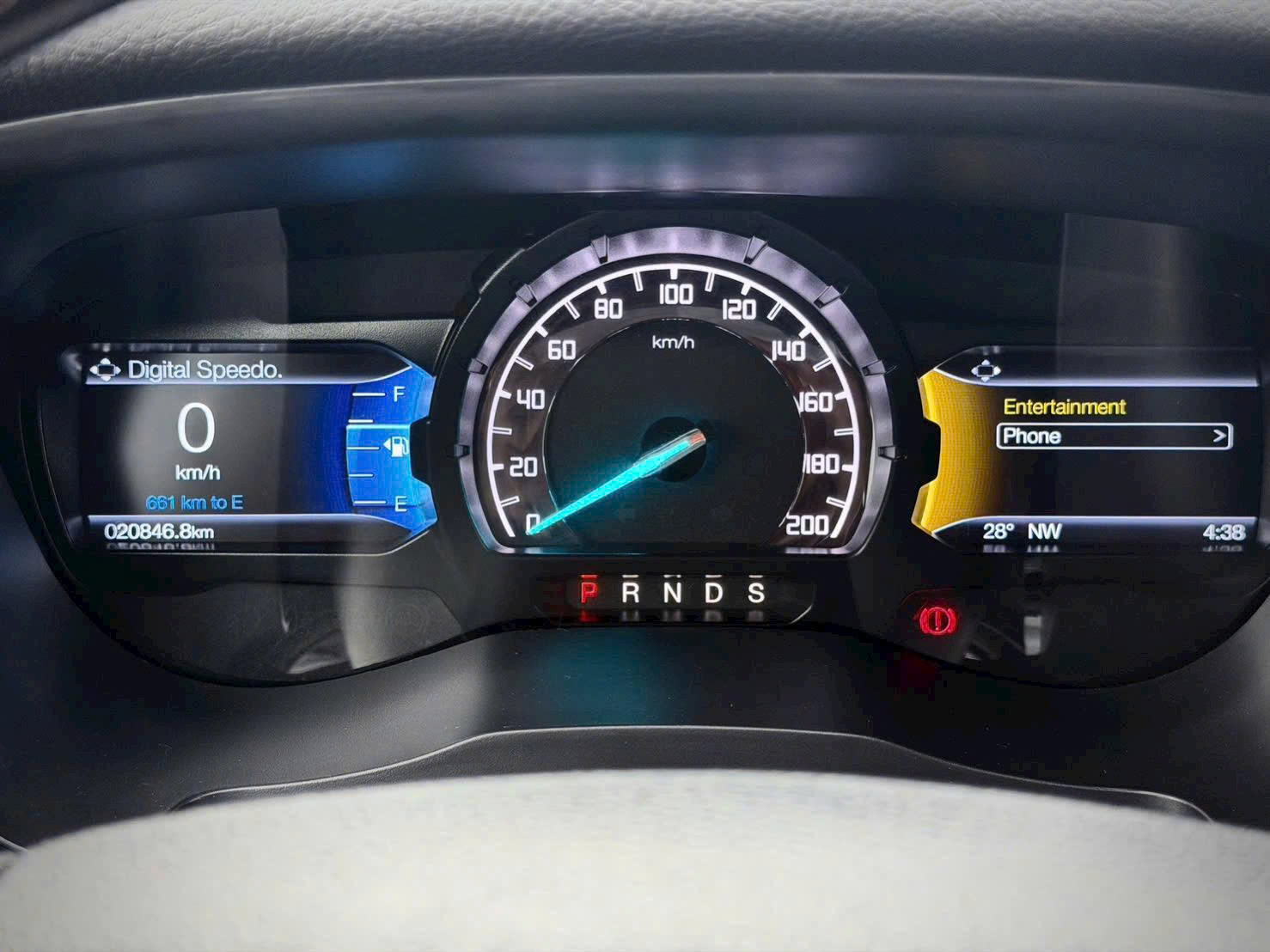 Ford Ranger Wildtrak 4x4 2019 – Siêu lướt, cực chất, giá chỉ 665 triệu 30 Ford Ranger Wildtrak 4x4 2019 – Siêu lướt, cực chất, giá chỉ 665 triệu z7214848905218 bd20bf4b93542871ac881bebf0f10418 Ford Ranger Wildtrak 4x4 2019 – Siêu lướt, cực chất, giá chỉ 665 triệu