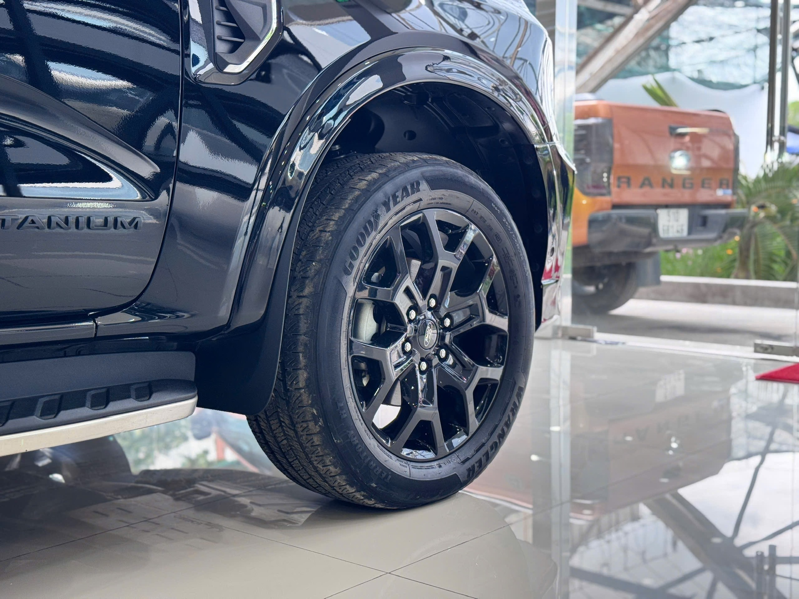 z7218726517432 c92c9111117c6e961d1f3a5e577844d3 Bán Ford Everest Titanium 4x4 2023 – Xe Đẹp Như Mới, Giá 1.369 Tỷ