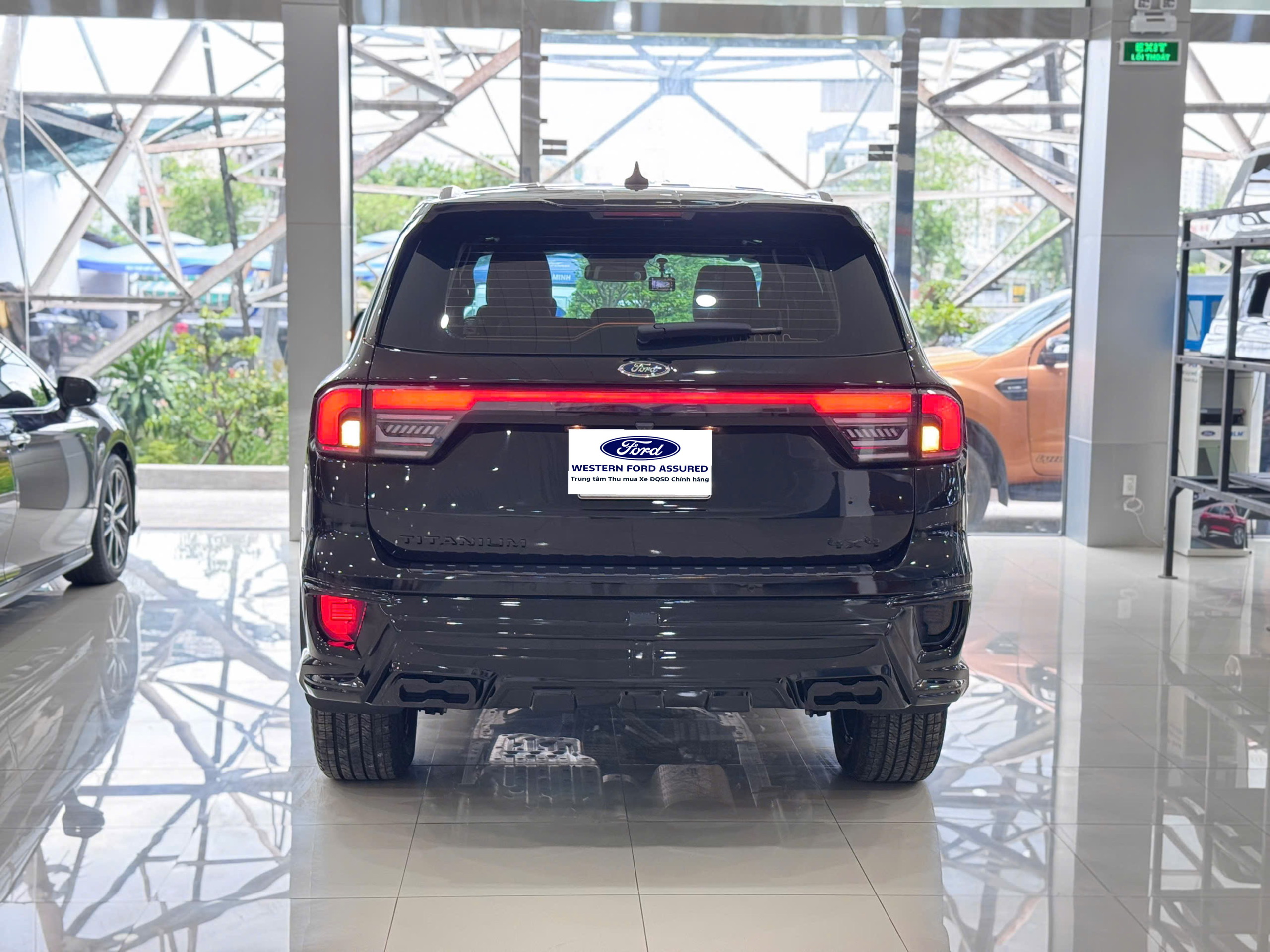 z7218726517443 ba1dc3fd0ceba3682520cc7f55070f48 Bán Ford Everest Titanium 4x4 2023 – Xe Đẹp Như Mới, Giá 1.369 Tỷ