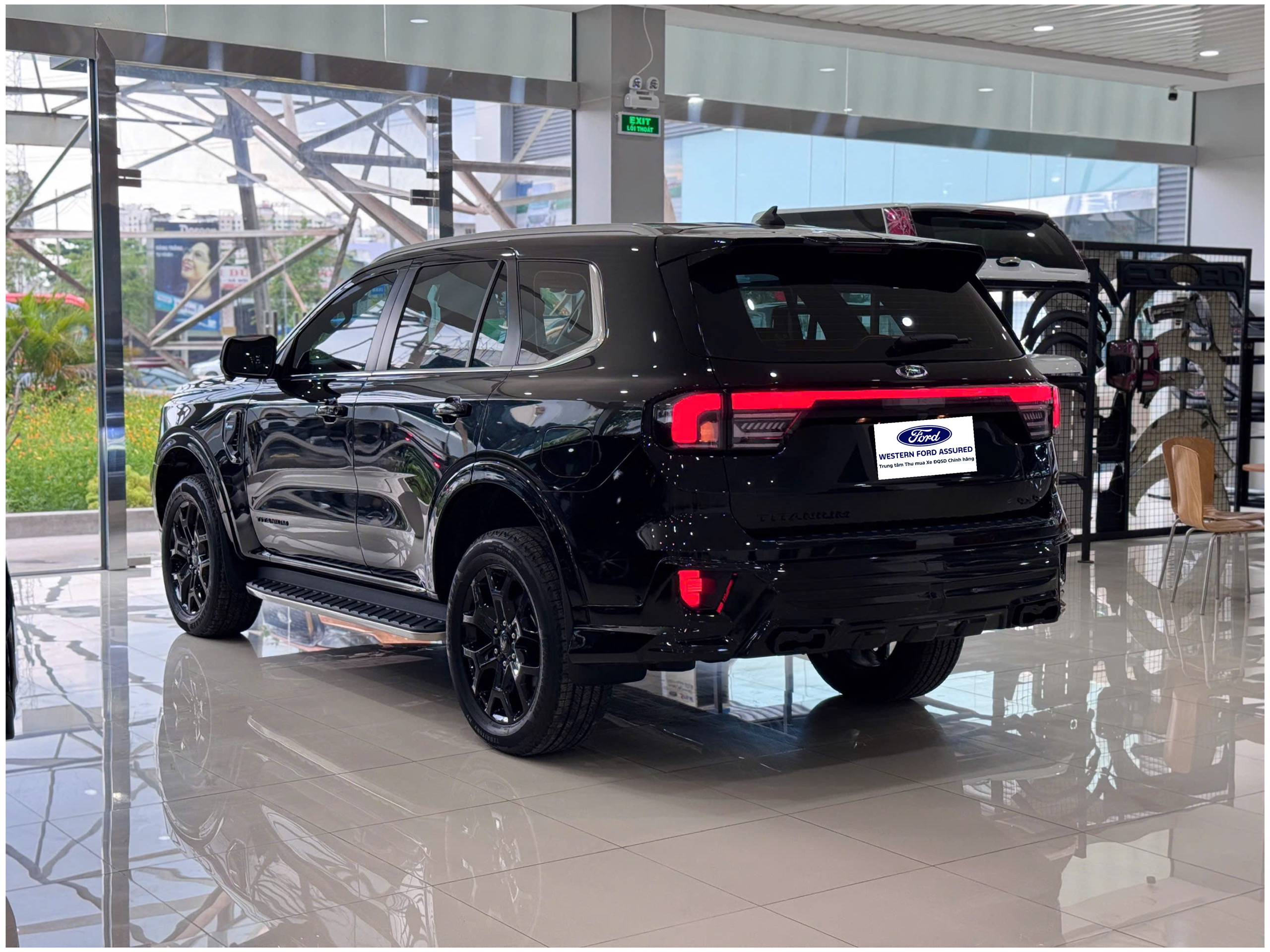 z7218726517444 f90f30c19a29f4ae5f2545b8d8c30115 Bán Ford Everest Titanium 4x4 2023 – Xe Đẹp Như Mới, Giá 1.369 Tỷ