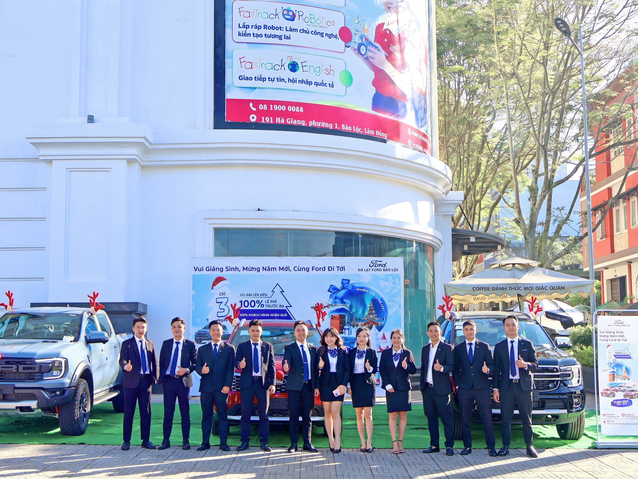 597611763 122152811492908213 4933635543189291130 n Sự kiện lái thử xe Ford tại Trung tâm thương mại Vincom Bảo Lộc - 12/12/2025