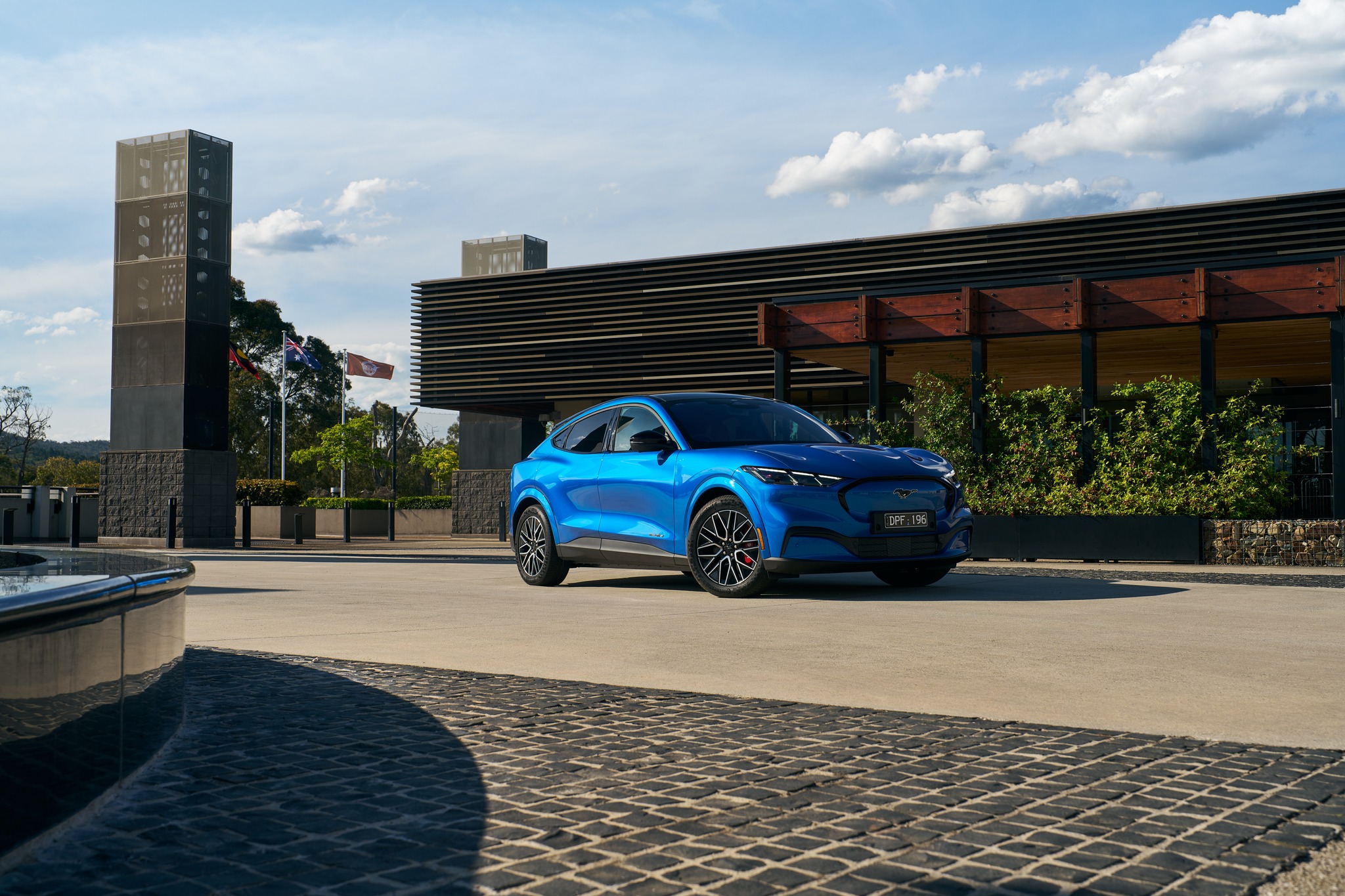 604964813 1360000509489787 2294790935212446540 n Mustang Mach-E tinh thần tự do, hiệu năng và cảm xúc sau vô-lăng