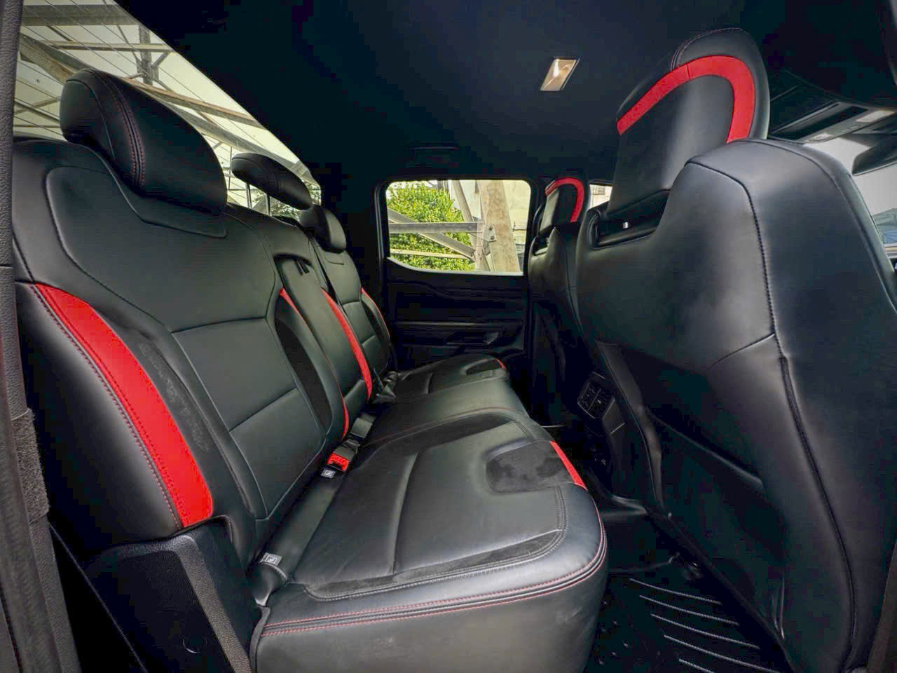 z7139670836247 cb0e905a697fe432c76718f0a750ca58 Ranger Raptor Next Gen 2023 – Xe Lướt Cực Đẹp - Giá bán 1 tỷ 120 triệu