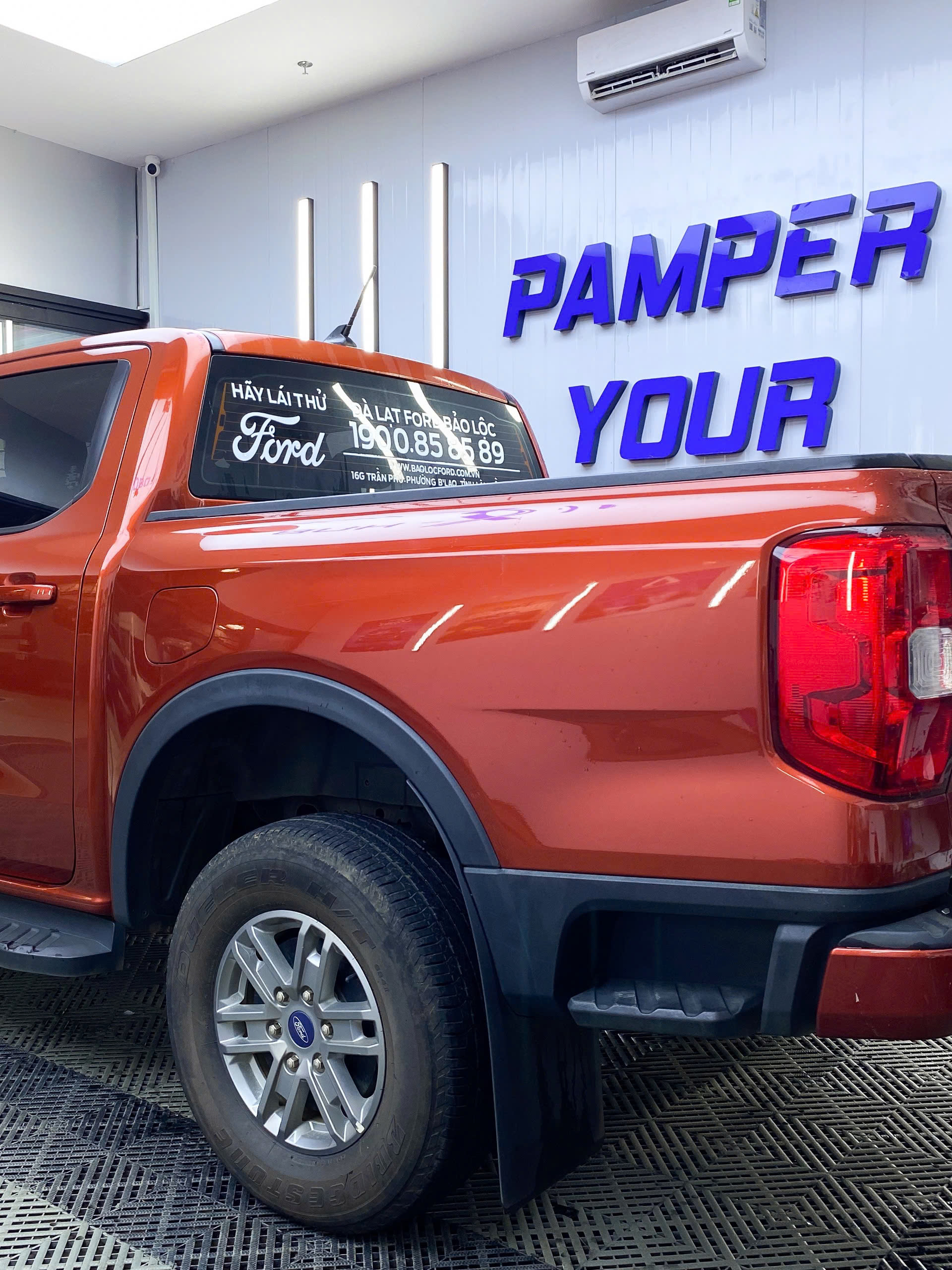 z7243835425290 19766e972a92dc6c324d5e0e14276dfb Hãng Ford bảo Lộc thanh lý xe Ranger XLS 4x4 AT – 2022 - Giá bán 639 triệu