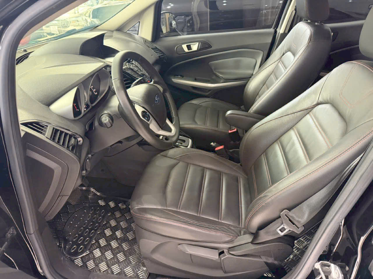 z7266486934257 92494c44eebbe397bb076e0e9555b9a1 Ford EcoSport 1.5 Titanium 2017 - Giá bán 345 triệu