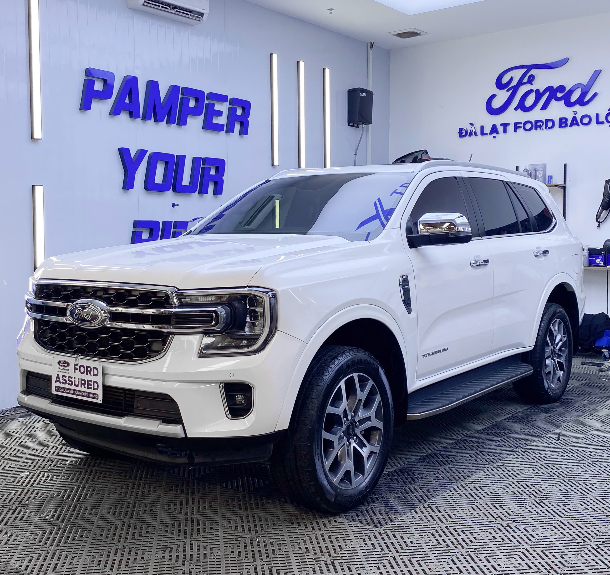 z7280991449763 b7708936524970fa9ebacc0a7ac4fb4f FORD EVEREST TITANIUM 4x2 – 1 CHỦ TỪ ĐẦU (2022) - Giá 1 tỷ 150 triệu