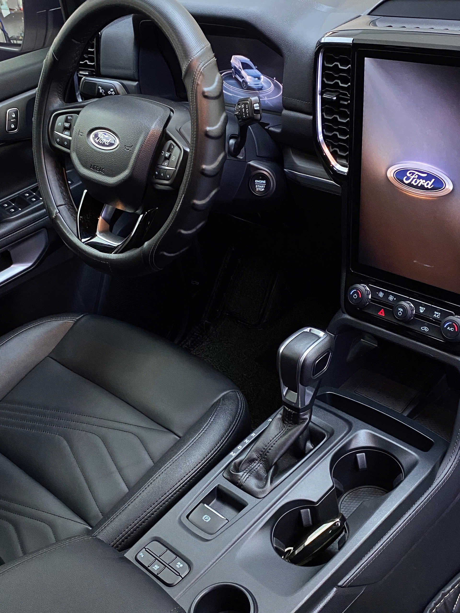 z7280991536281 f21c23c60f60d55c7cb2f805b95a8eb0 FORD EVEREST TITANIUM 4x2 – 1 CHỦ TỪ ĐẦU (2022) - Giá 1 tỷ 150 triệu