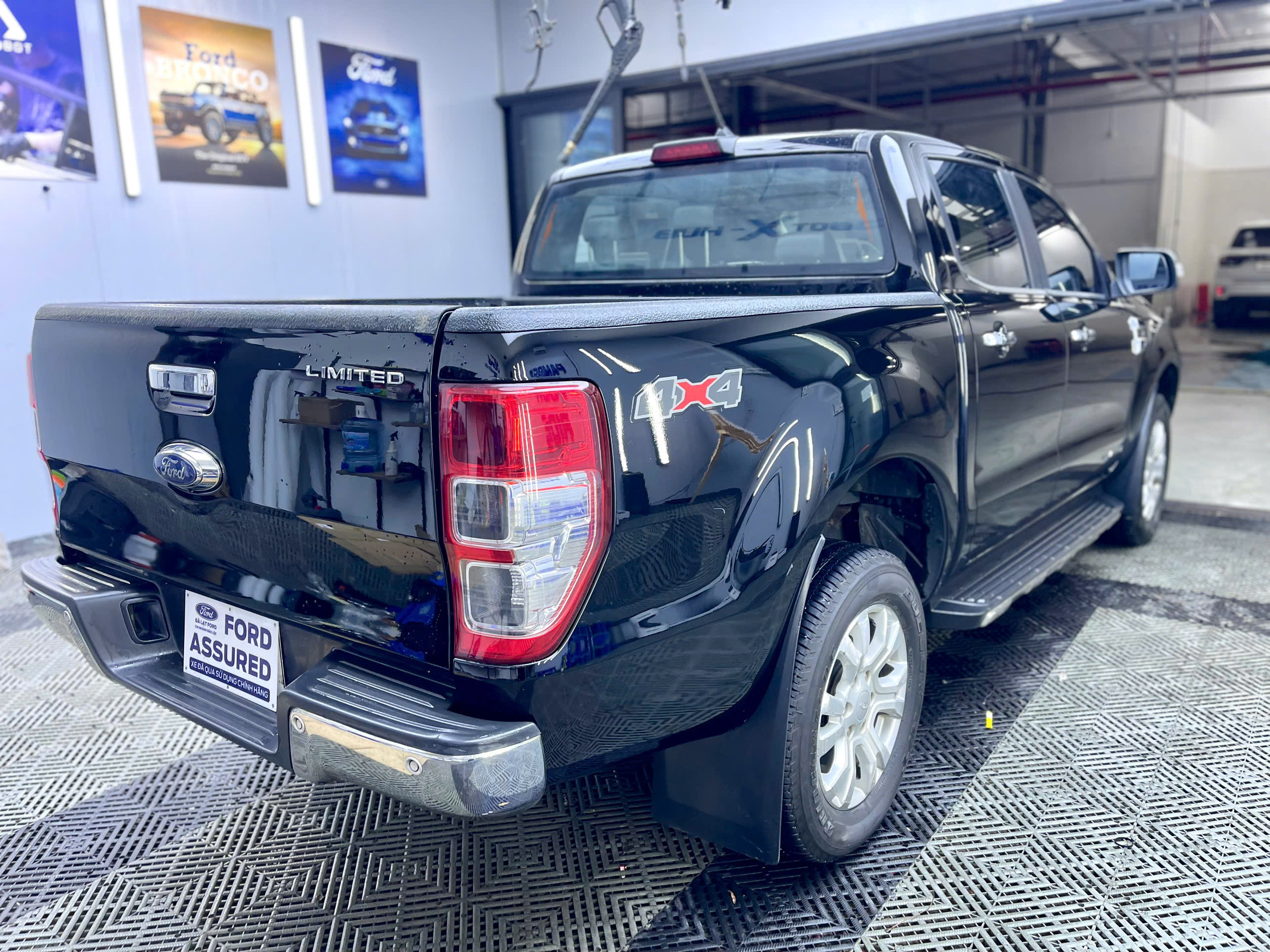 z7357303591238 e2c90cc4b7b1ccbd436b768ee82f114e RANGER XLT LIMITED 2.0L 4x4 AT - Giá 575 triệu