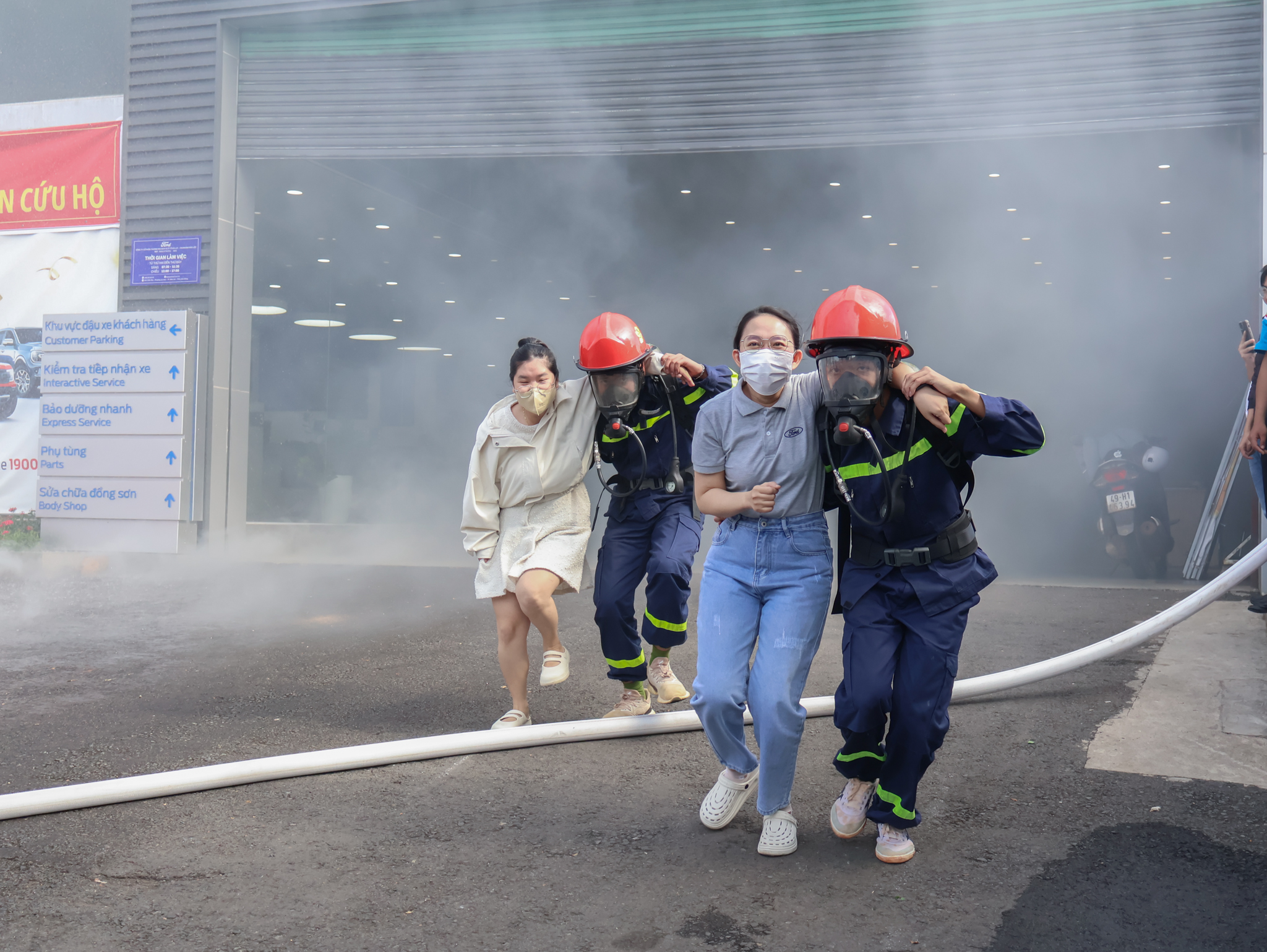 608536678 122156937308908213 7111538738552529427 n Thực tập Phương án chữa cháy & Cứu nạn – Cứu hộ tại Ford Bảo Lộc