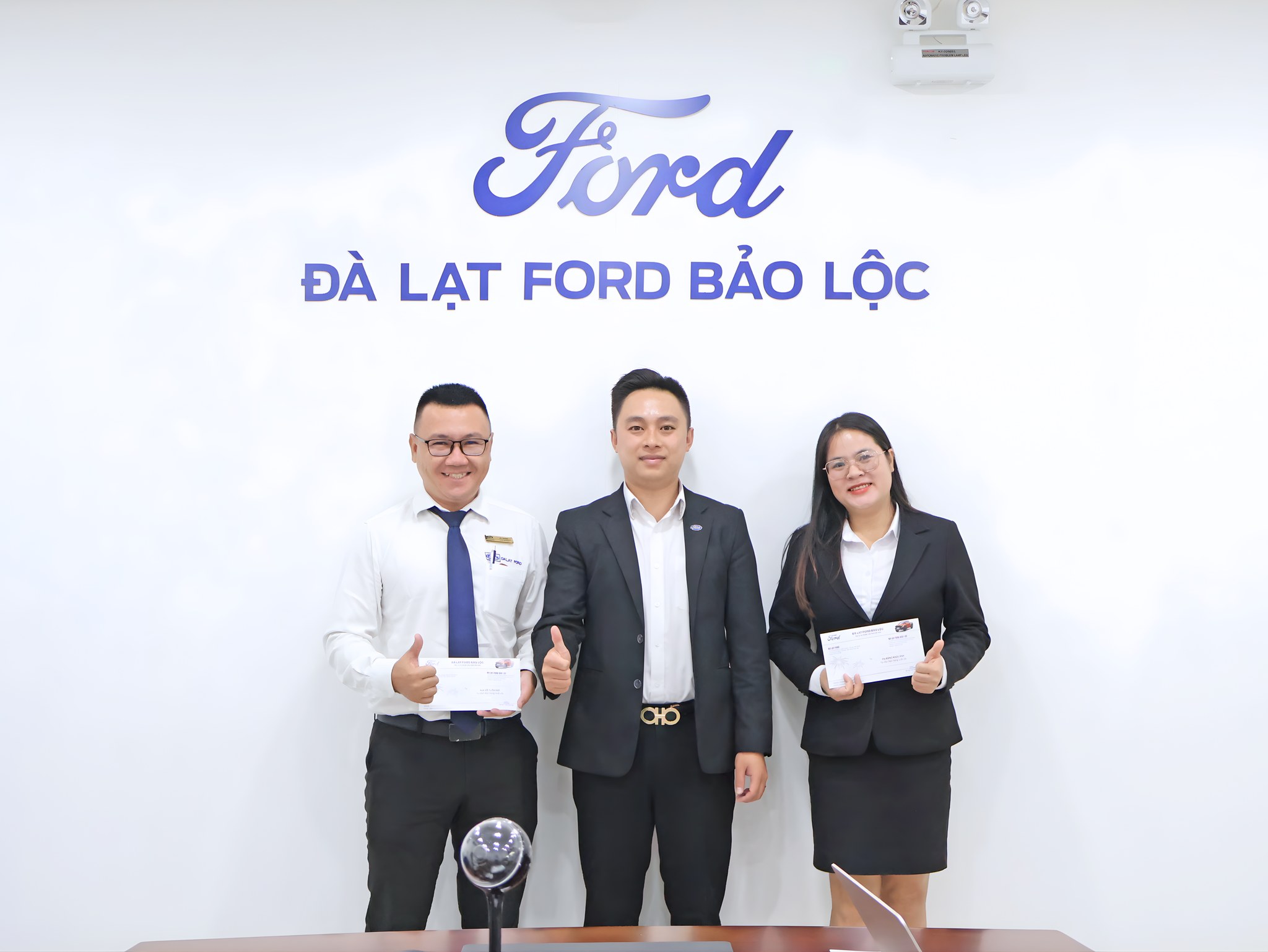 611263424 122157612038908213 5385272571700416638 n Vinh Danh Tư Vấn Bán Hàng Nổi Bật Tháng 12/2025