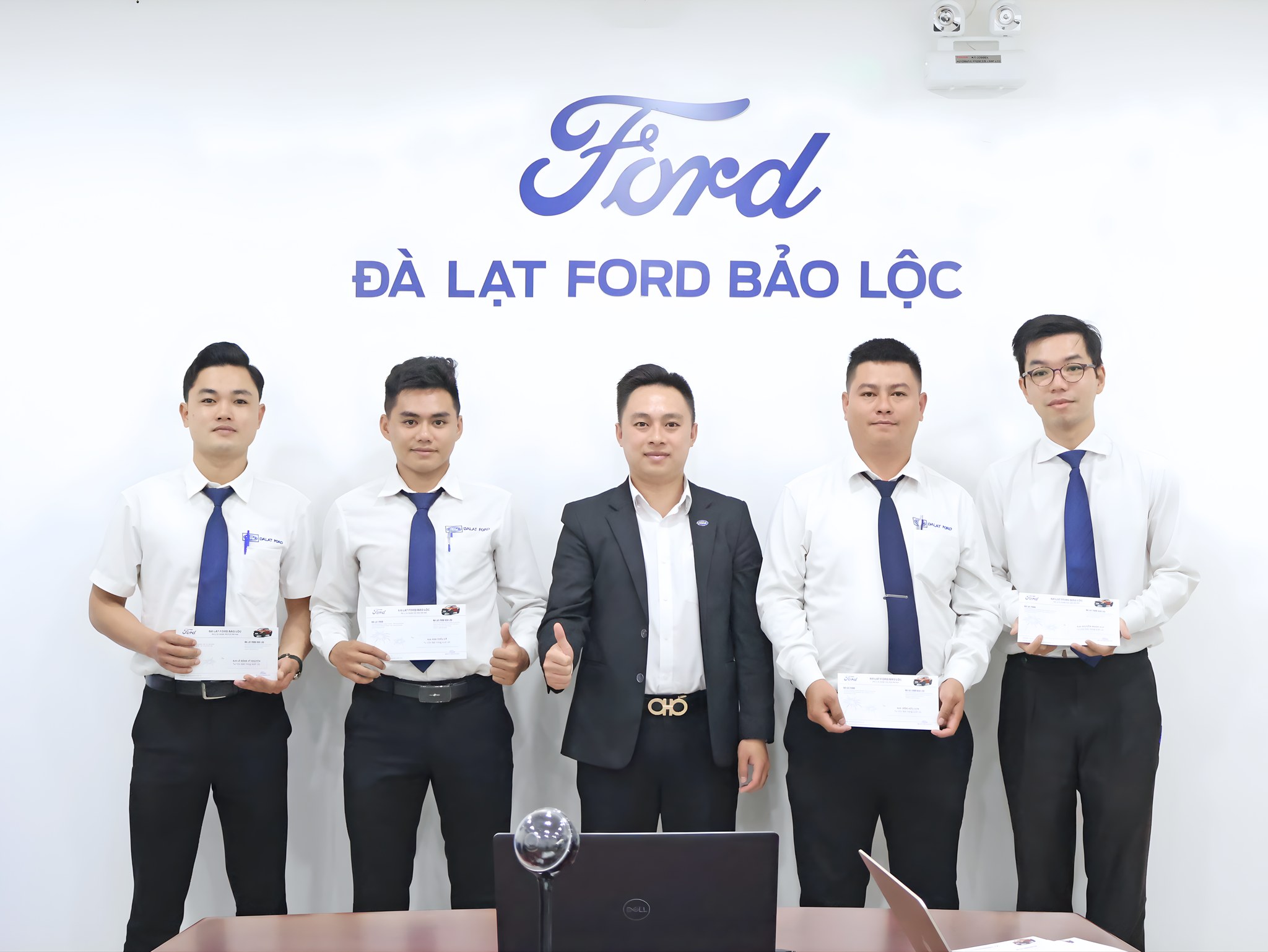 611473088 122157612080908213 5576379873729628733 n Vinh Danh Tư Vấn Bán Hàng Nổi Bật Tháng 12/2025