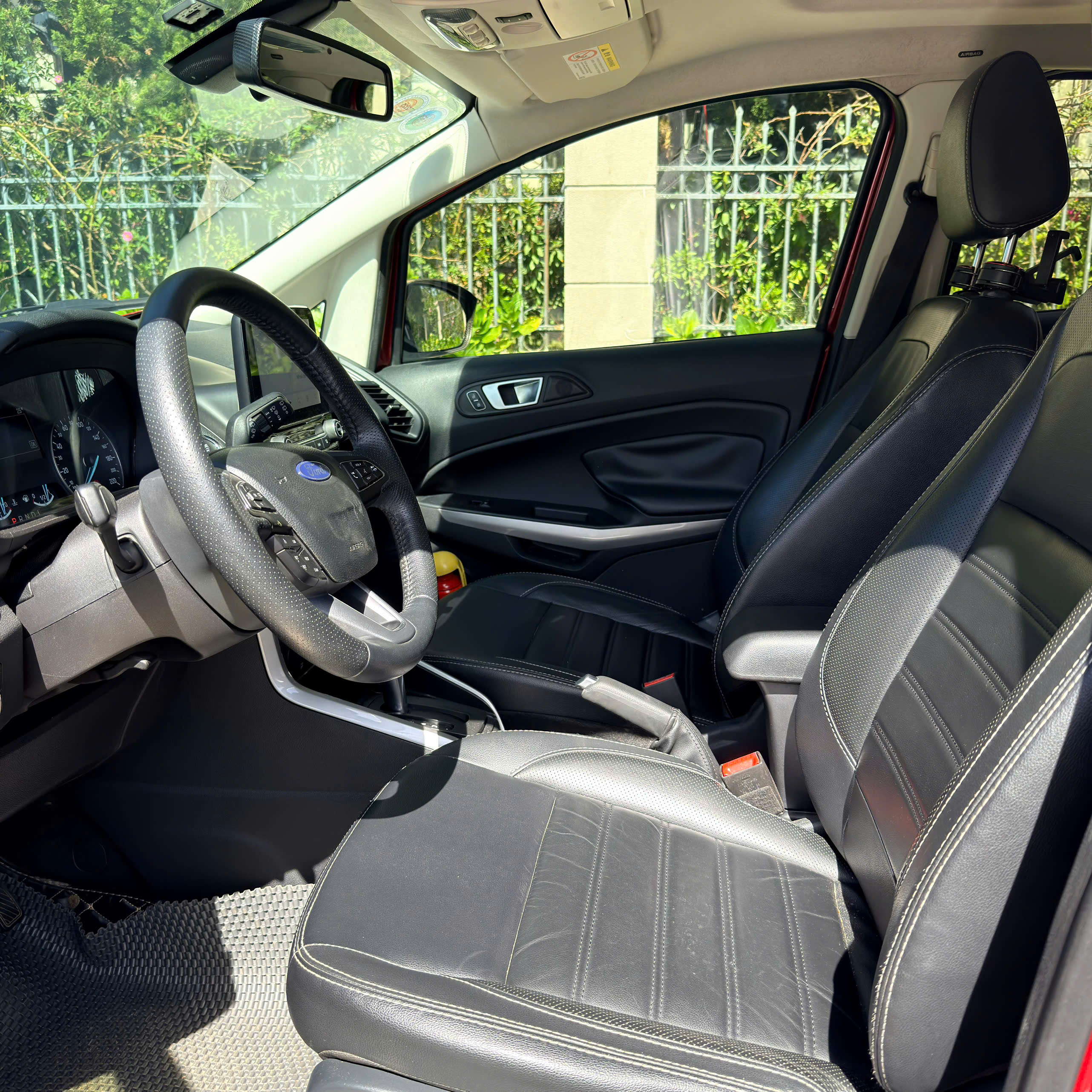 z7436117572590 86aad218ac466d7d49788f74549120e0 Ford EcoSport Titanium 1.0L 2020 - Giá bán 439 triệu