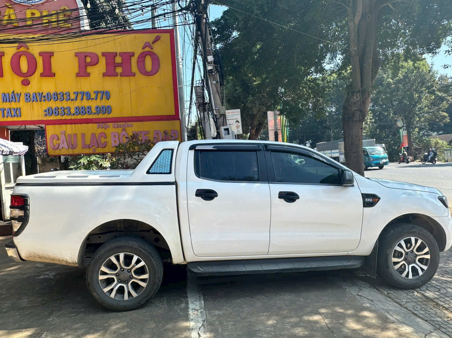 z7446636953368 d0b1a1112776f364f2d2530abcaba04a Ranger XLS 4x2 AT 2019 - Giá bán 490 triệu