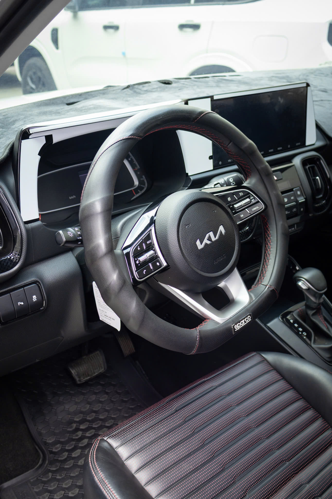 z7449185834580 6b33531cb02b60a011e0aa078041f714 Kia Sonet 1.4l Premium 2023 - Giá 555.000.000 VNĐ