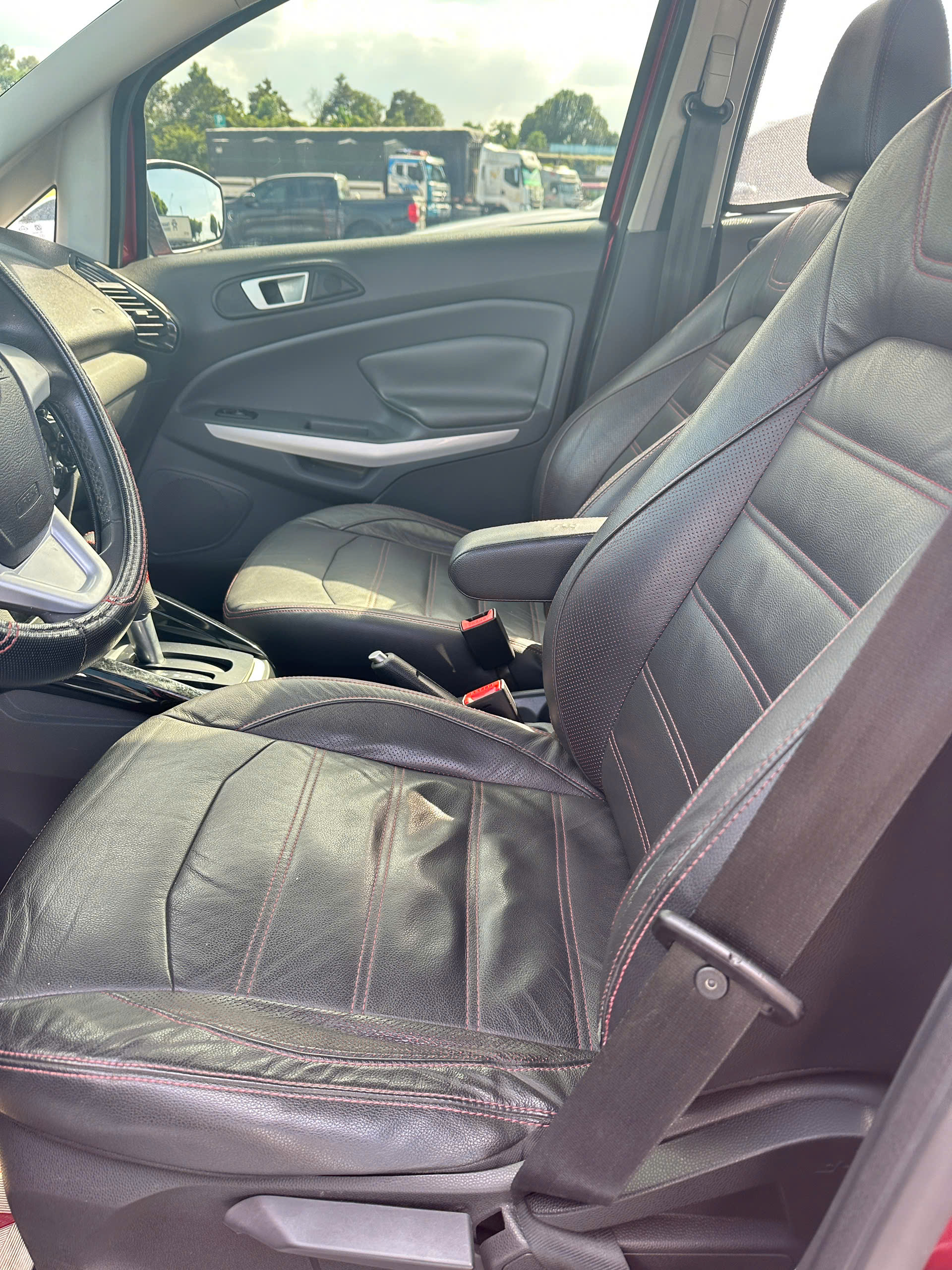 z7465748099520 969e881a808666280081782927d03467 Ford EcoSport Titanium 1.5L 2016 - Giá bán 299.000.000 VNĐ