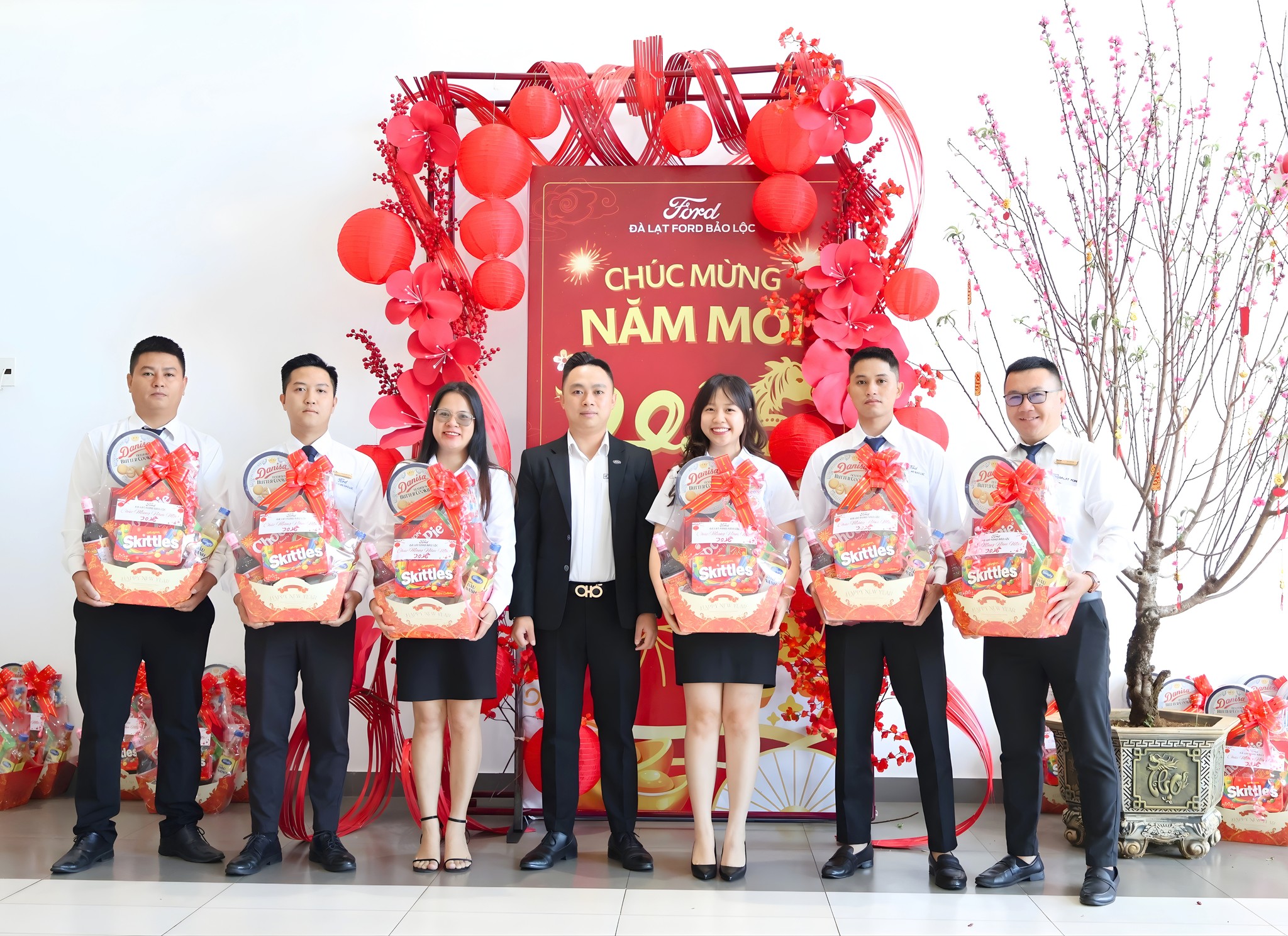 629234774 122162619398908213 5811589561912028342 n Hội nghị “Tổng kết 2025 – Giao kế hoạch 2026"