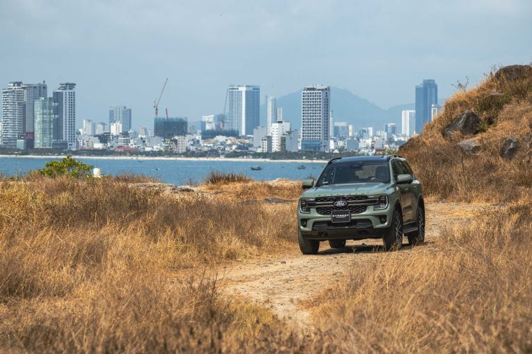 Xehay ford everest 2026 060526 1 Ford Everest Platinum+ 2026: Mạnh 300 mã lực – Định nghĩa lại SUV 7 chỗ tại Việt Nam