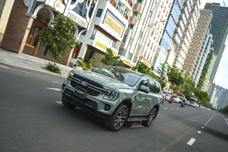 Xehay ford everest 2026 060526 16 Ford Everest Platinum+ 2026: Mạnh 300 mã lực – Định nghĩa lại SUV 7 chỗ tại Việt Nam
