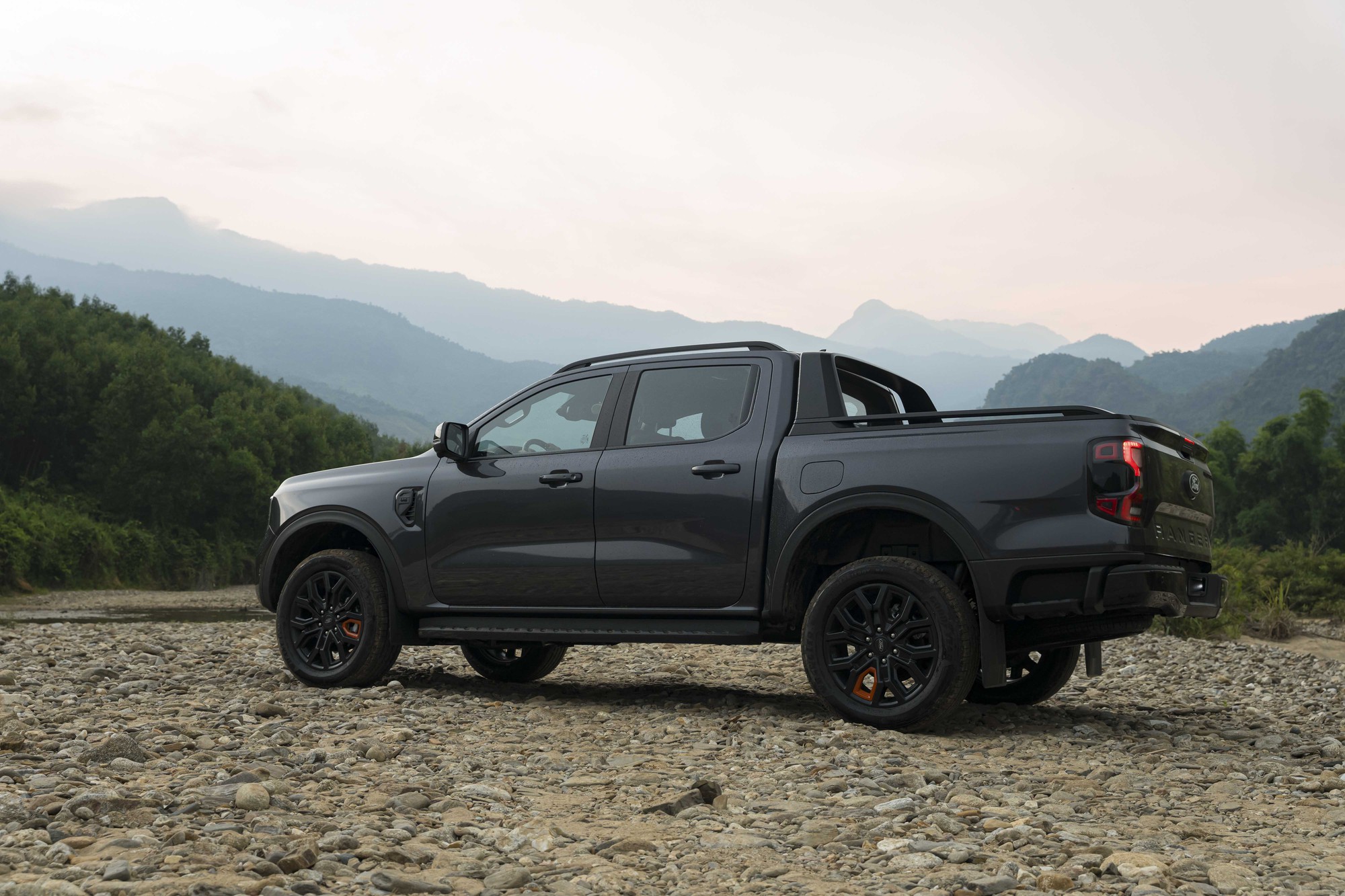 ranger wildtrak x 8 1778042589919 17780425901341194778650 Ford Ranger Wildtrak 2026: Lột xác với động cơ V6 – Sẵn sàng “soán ngôi” bán tải tại Việt Nam