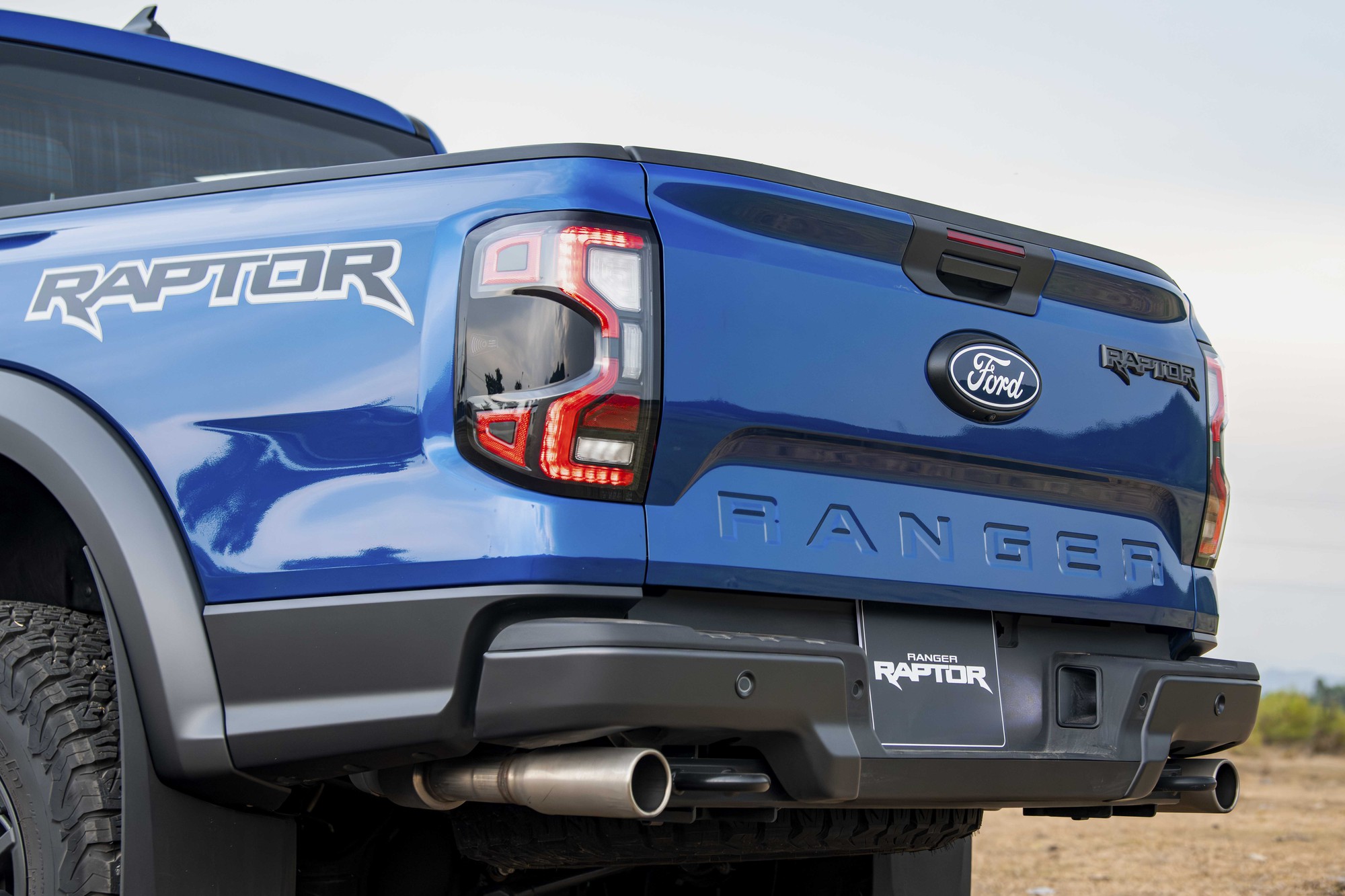 raptor chi tiet 2 1778042288157 17780422884251185730251 Ford Ranger Raptor 2026: “Quái thú” V6 gần 400 mã lực đã lộ diện