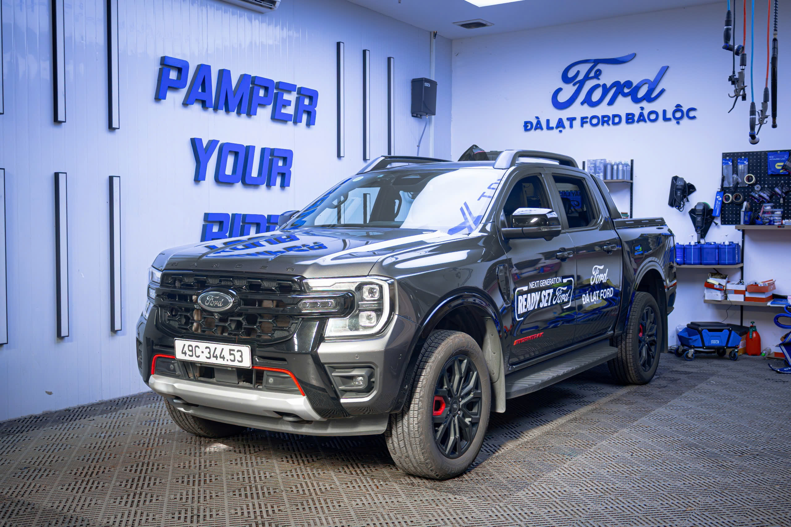 z7942532946600 8f3051de2d8dac3e06d494c726853c51 Ford Ranger Stormtrak 2024 Thanh Lý Chỉ 840 Triệu – Xe Demo Chính Hãng Ford Bảo Lộc