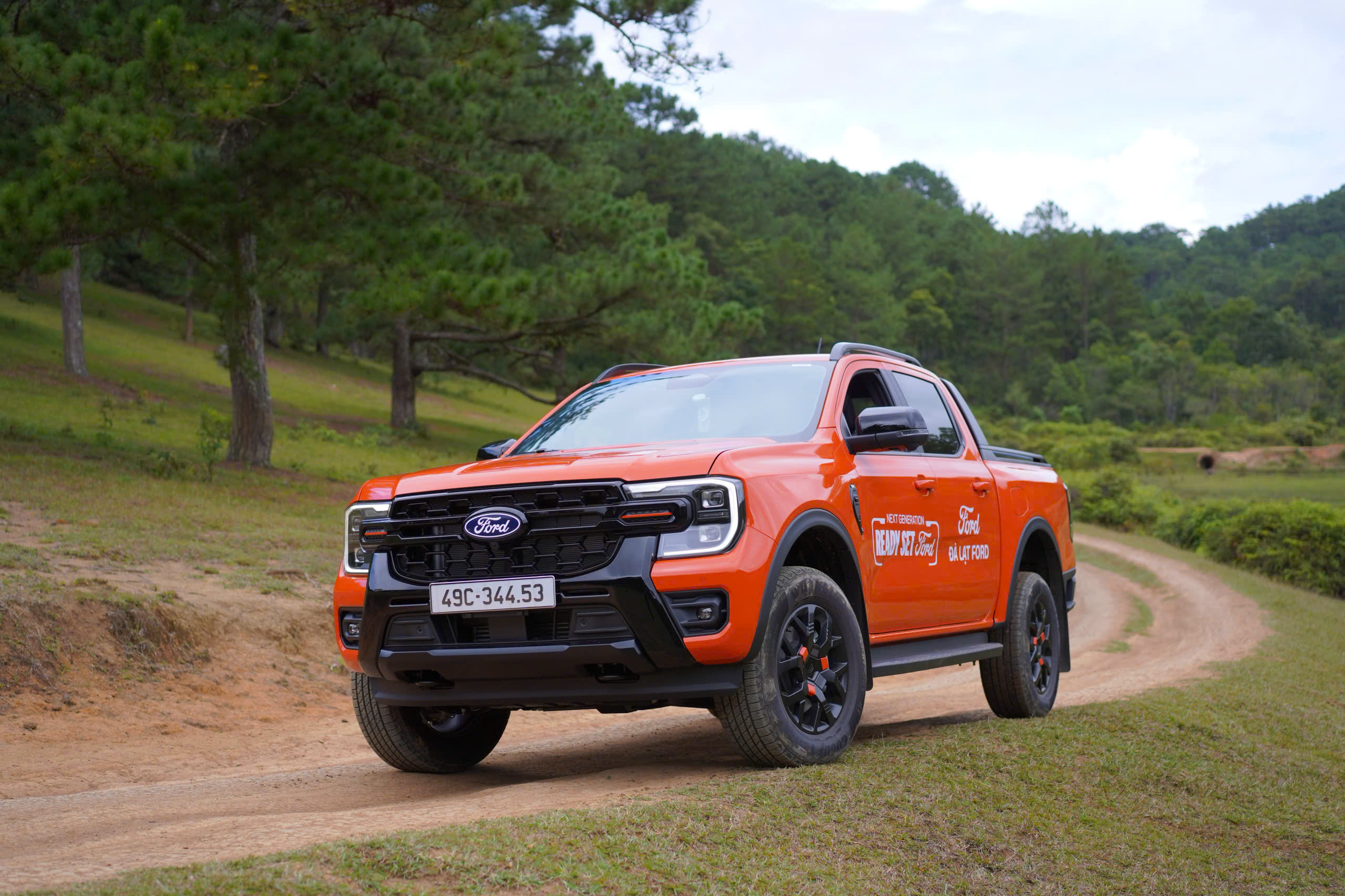 z8076776000073 abc69f2bce41fe4a50db88df18197201 Ford Ranger Wildtrak V6 3.0L – Giá Bán, Đánh Giá & Trải Nghiệm Thực Tế 2026