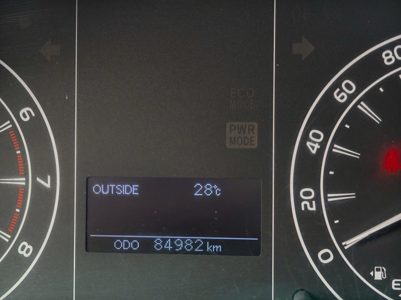 1786012732040 1483171446992657075 g5420560839571974431 48ca8479d050287179db464ddfea712d Bán Toyota Innova 2.0E MT – năm sản xuất 2021 - Giá bán 505 triệu